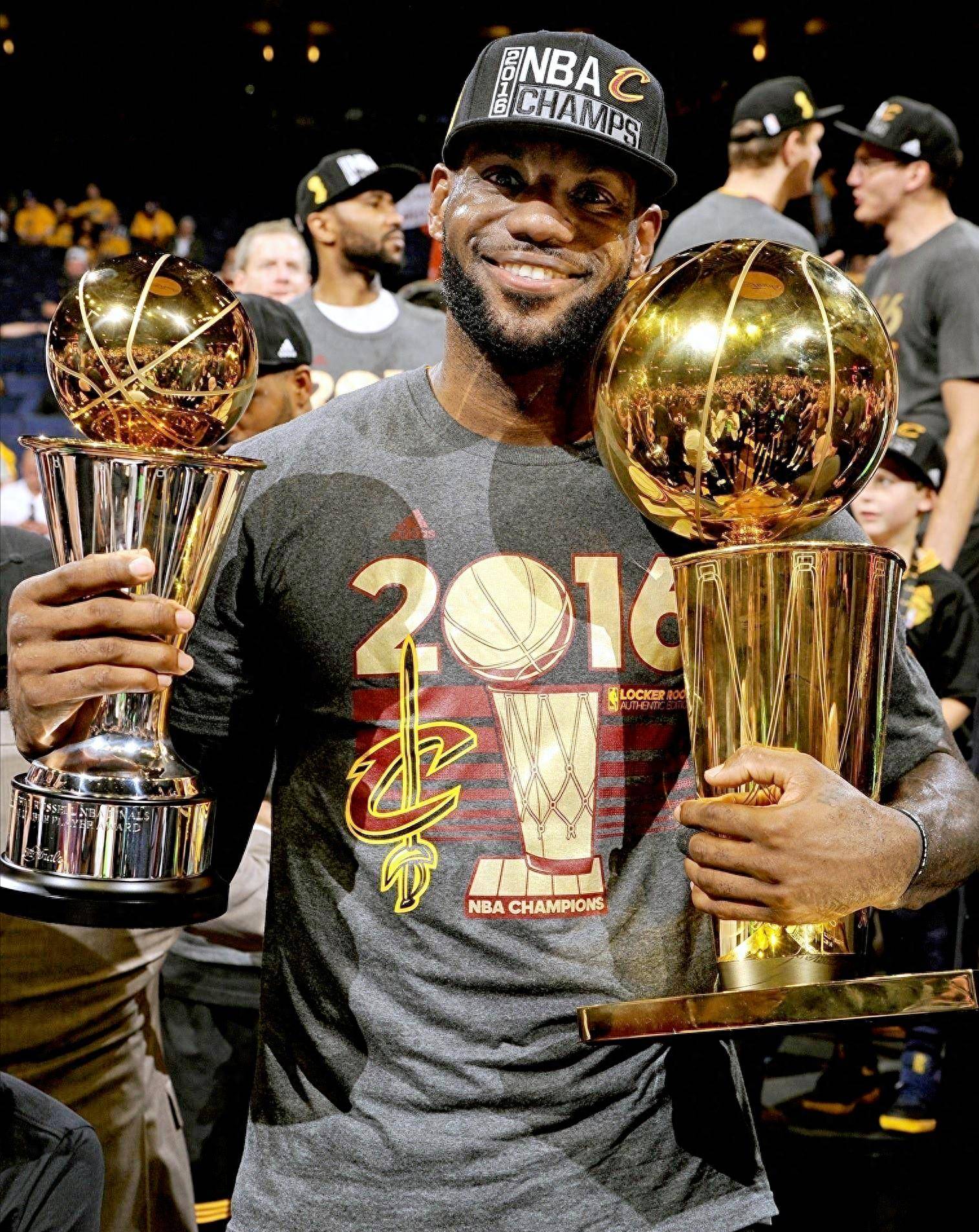 勒布朗超神表现!湖人队击败活塞队登顶西部的简单介绍 勒布朗超神表现!湖人队击败活塞队登顶西部的简单介绍