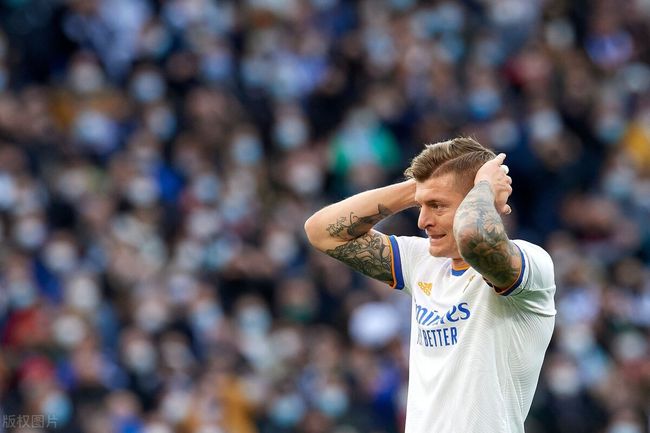 法国主场战胜之前，小组领头羊